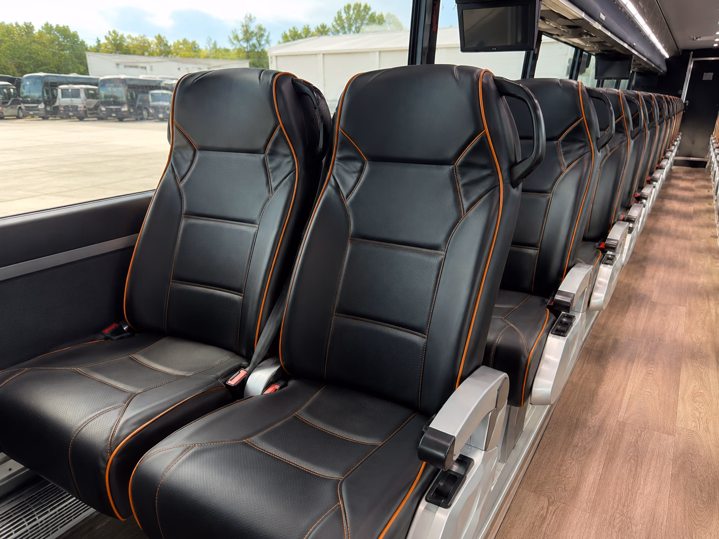 shuttle your guests between oxnard hotels and beachfront venues